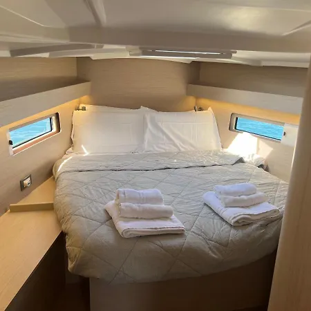 Úszó hotel Boat