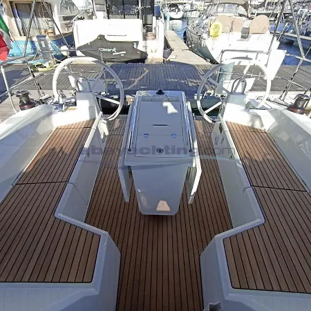 Boat Bari